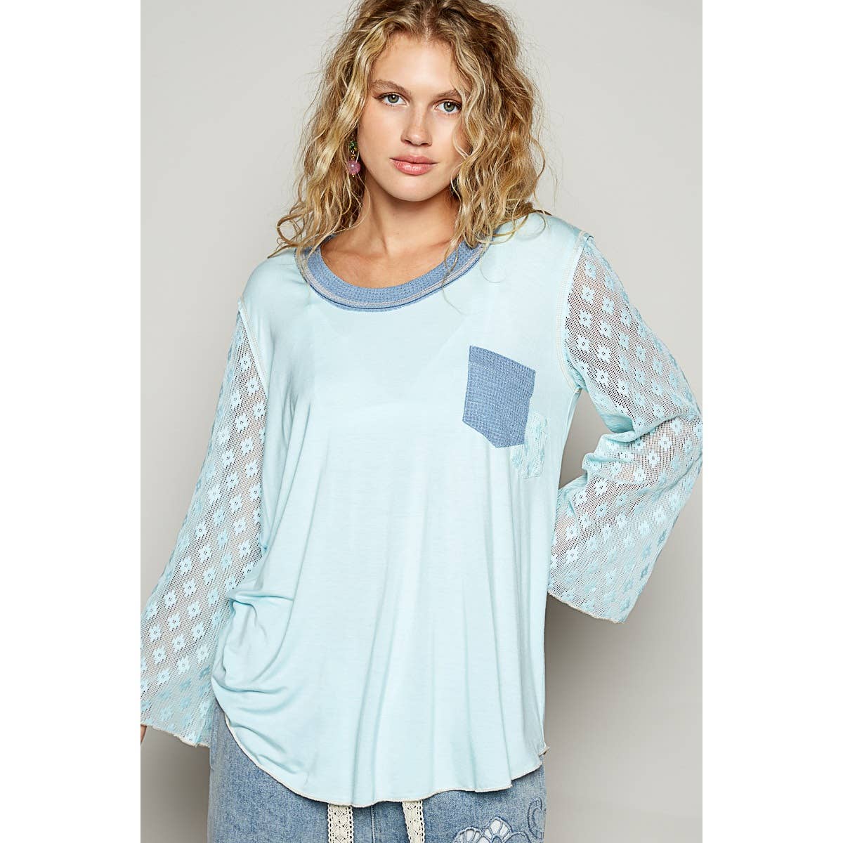Pol Clothing - Scoop neck lace long sleeve front pocket solid top