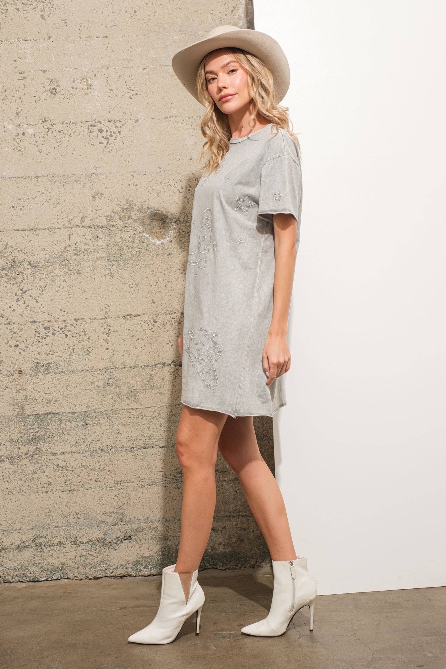 22764D-Garment Washed Crew Neck Embroidered T Shirt Dress