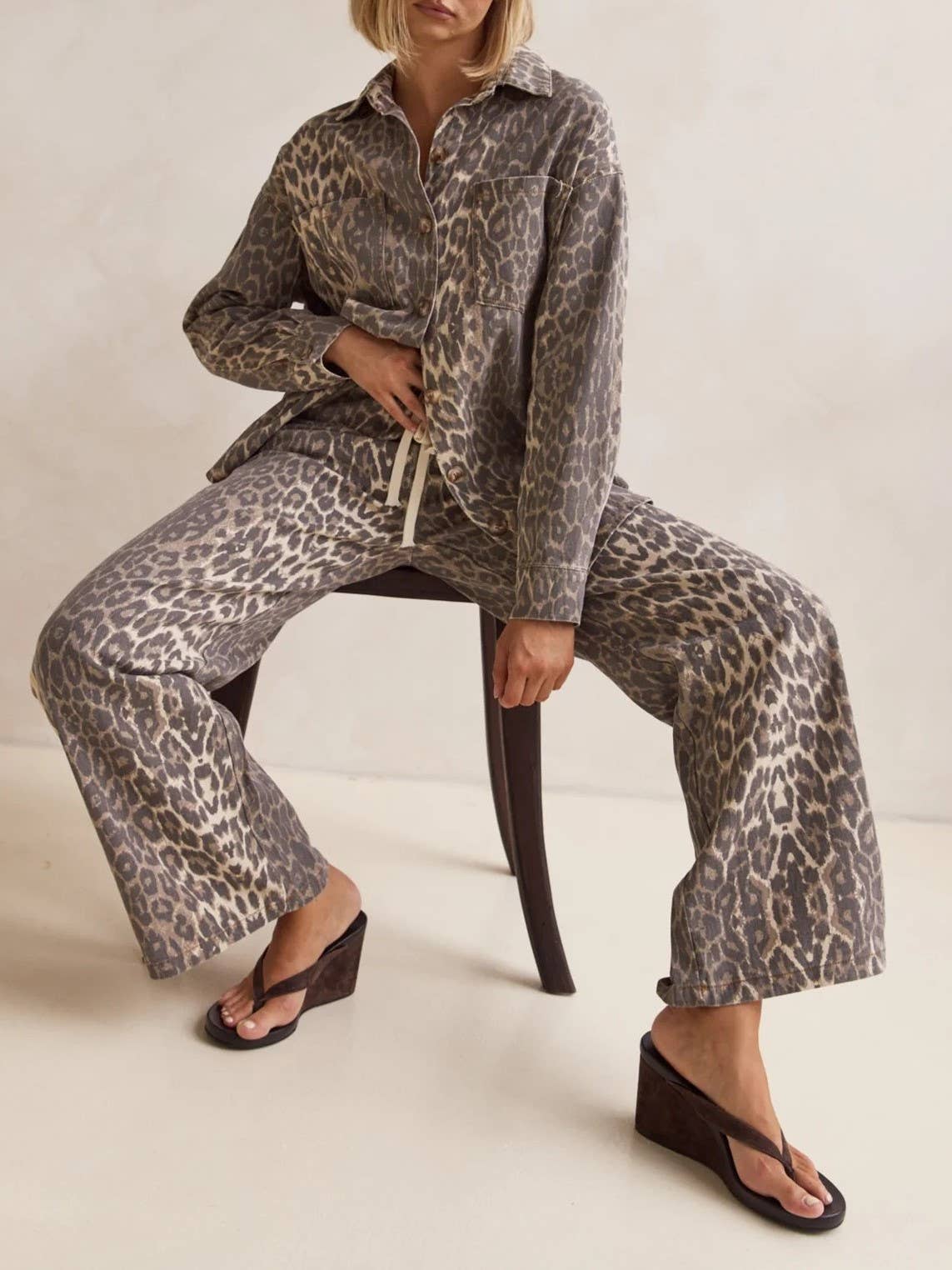 Rosa Clothing - Effortless & chic Leopard print stripe bar long pants