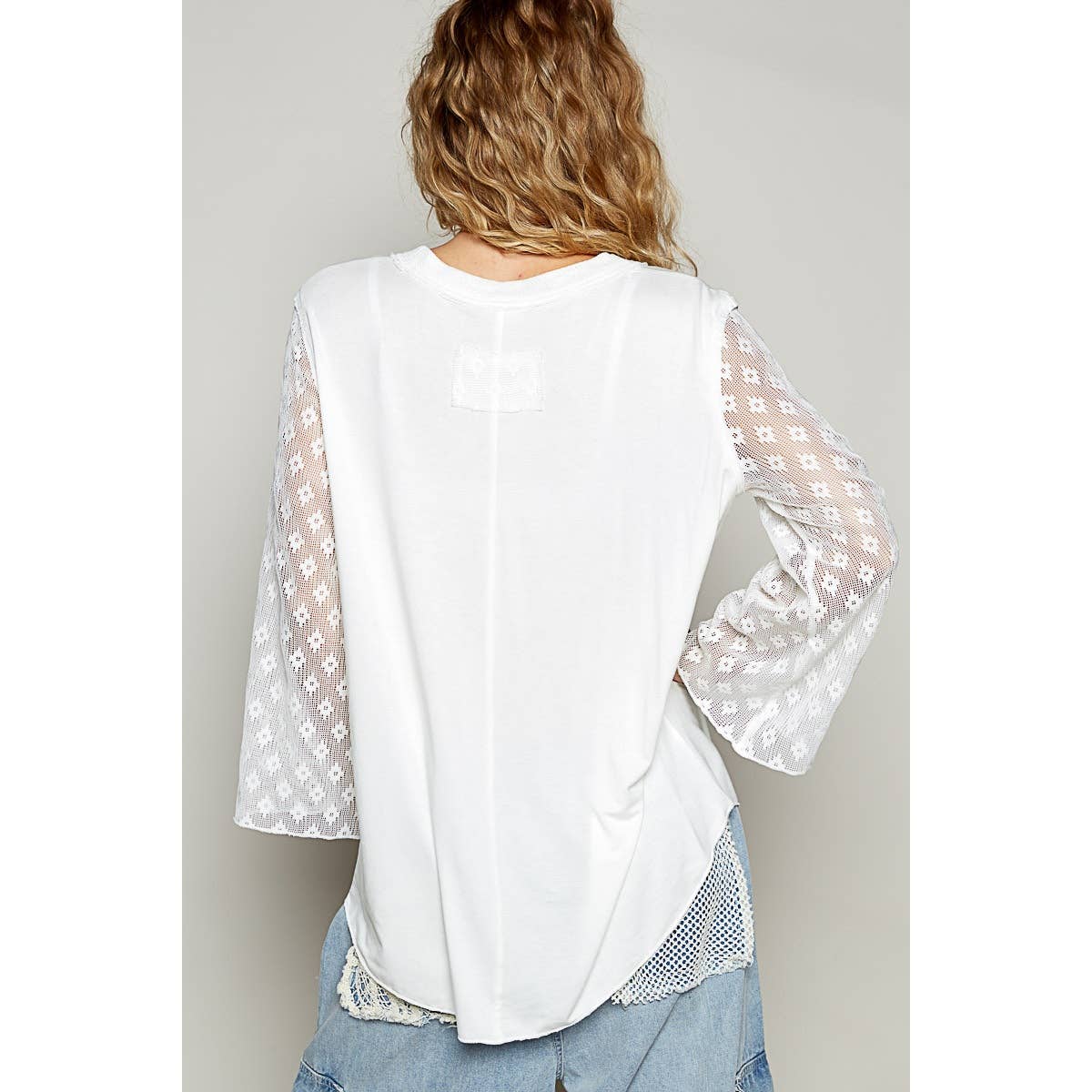 Pol Clothing - Scoop neck lace long sleeve front pocket solid top