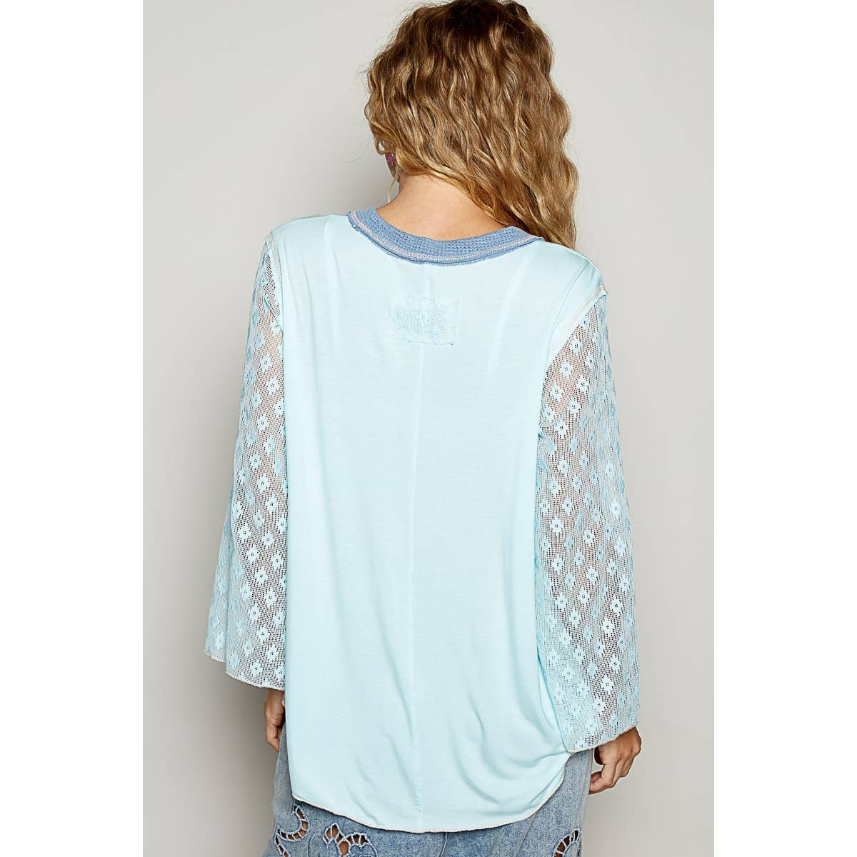 Pol Clothing - Scoop neck lace long sleeve front pocket solid top