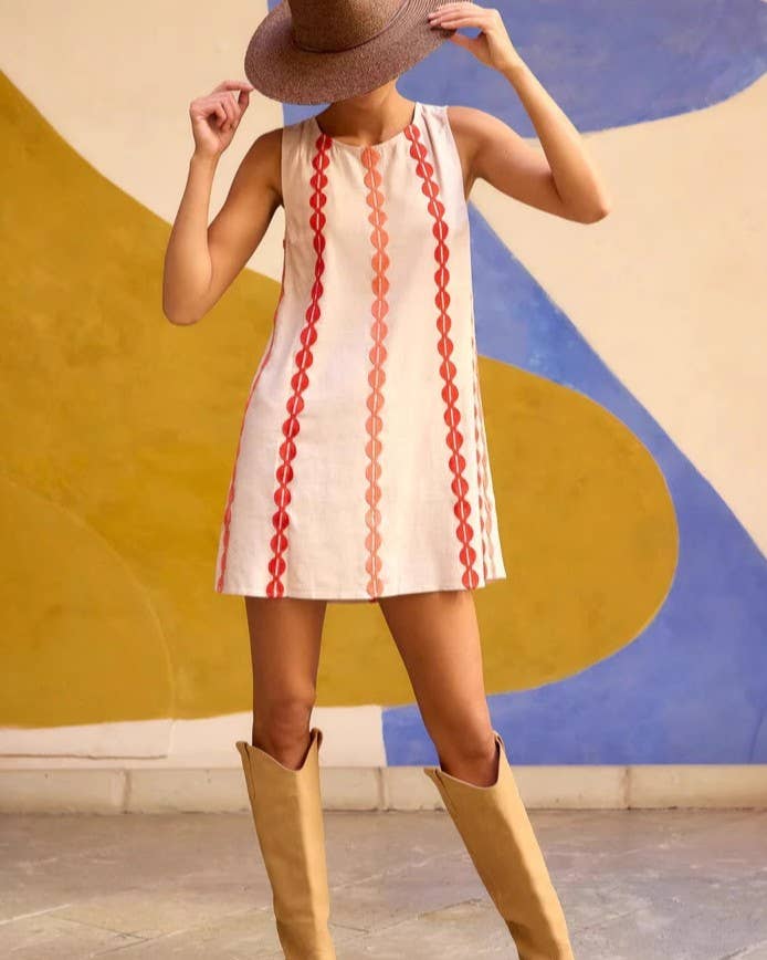 Rosa Clothing - Casual Crew Neck Chain Print Dress