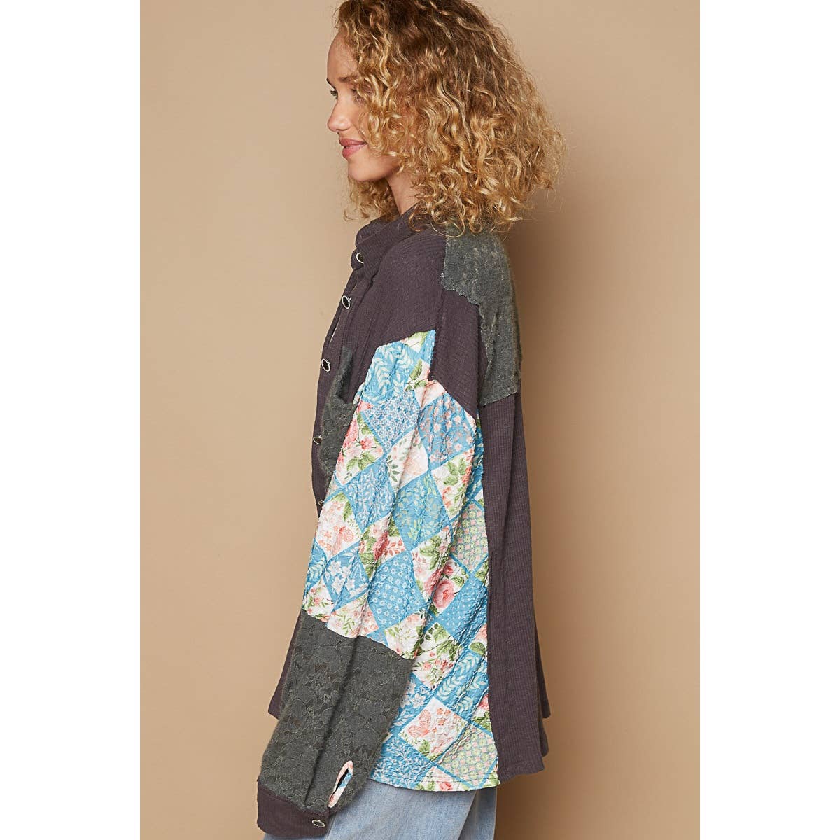 Pol Clothing - Oversized floral contrast front pockets shirt