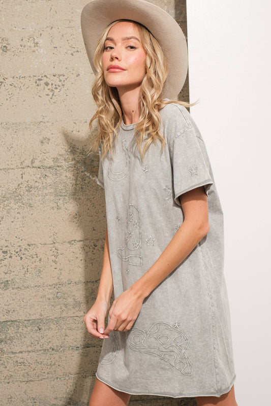 22764D-Garment Washed Crew Neck Embroidered T Shirt Dress