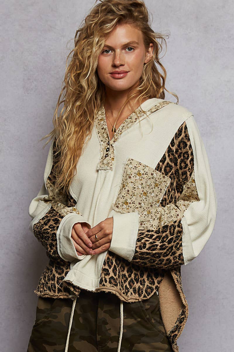 Pol Clothing - Long sleeve printed contrast thermal hooded knit top