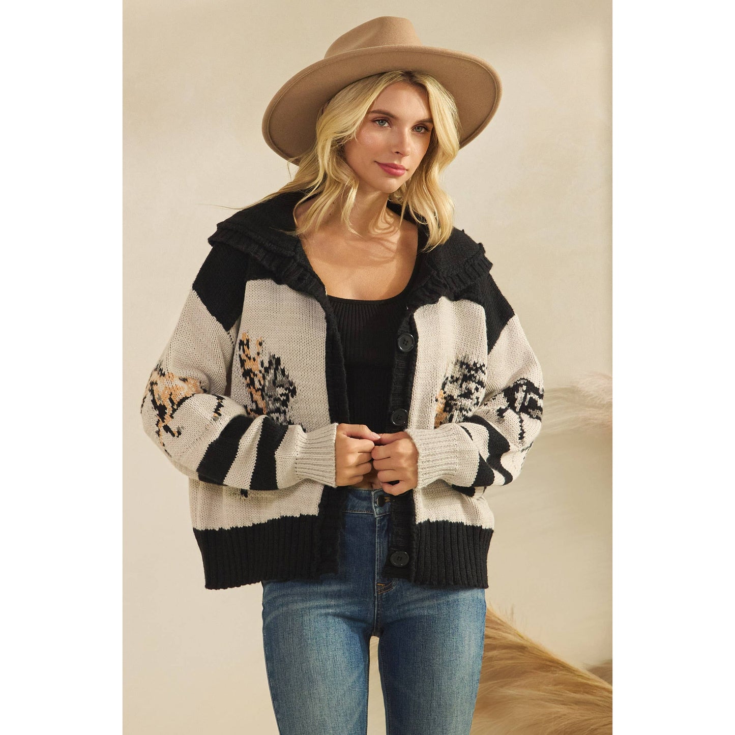 Veveret - Sweater with Horse Print
