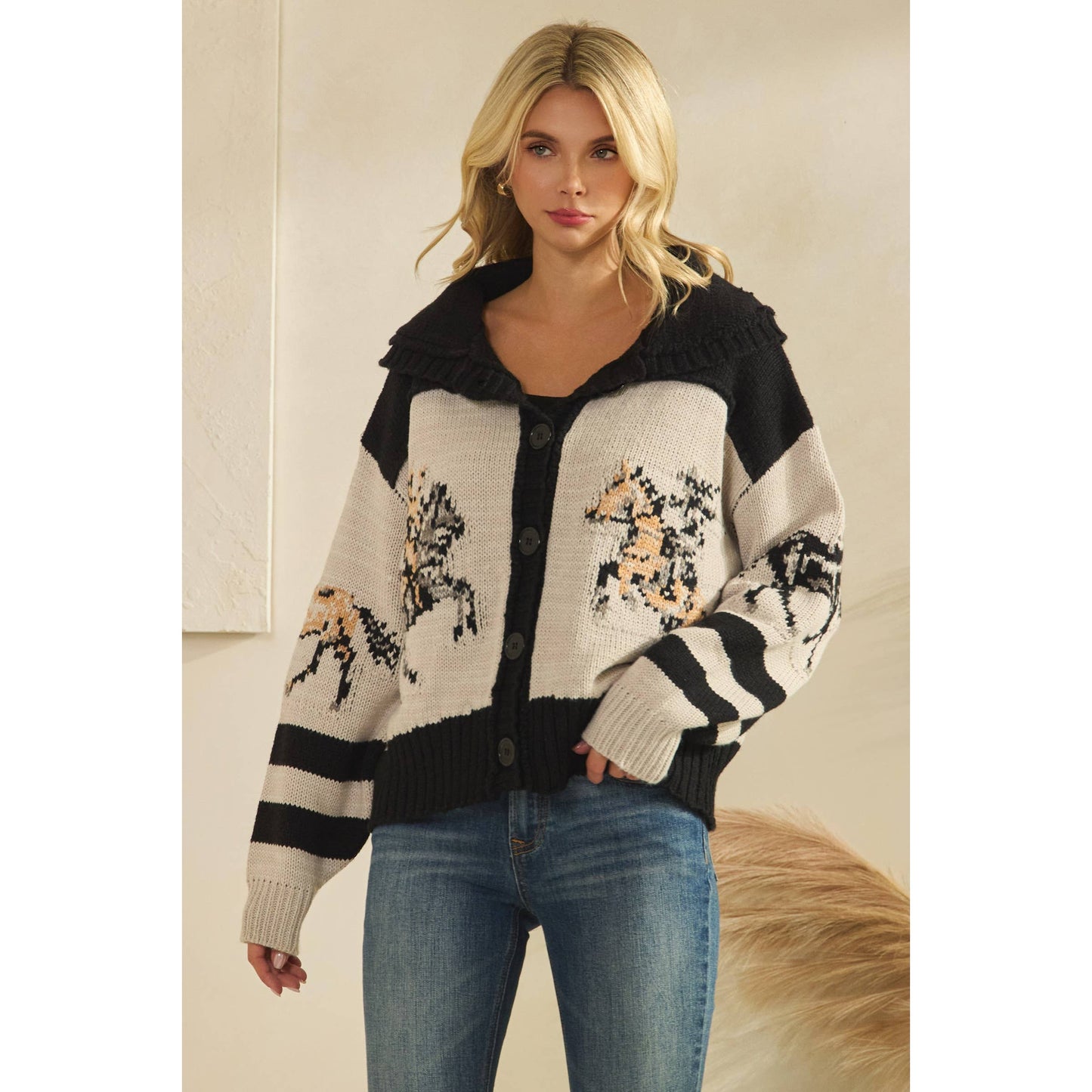 Veveret - Sweater with Horse Print
