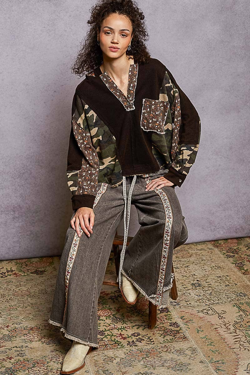 Pol Clothing - Long sleeve printed contrast thermal hooded knit top