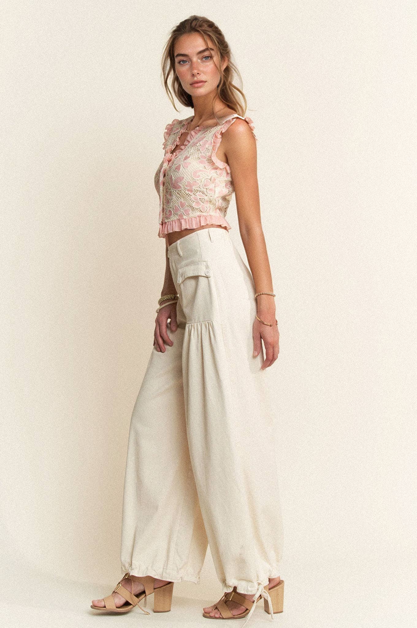 Davi & Dani - CROCHET LACE RUFFLE SNAP BUTTON CLOSURE VEST