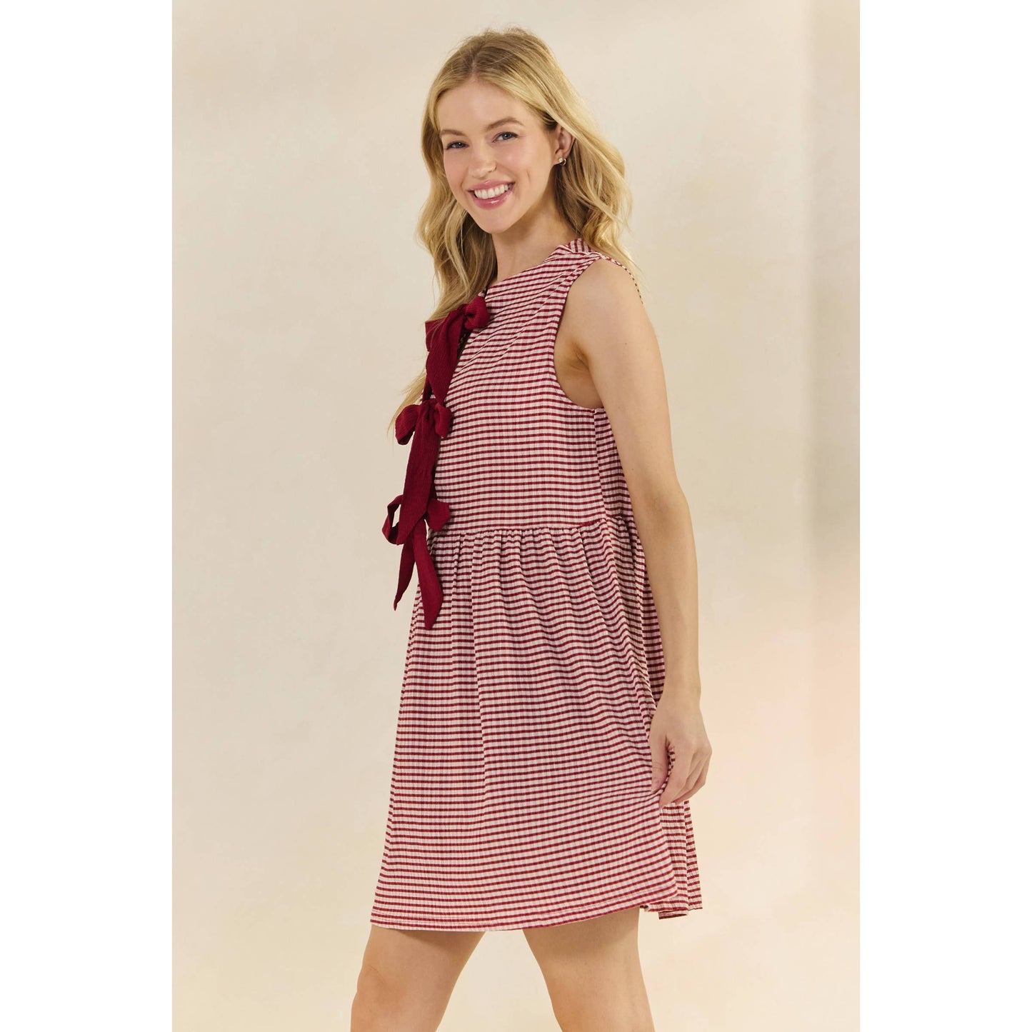 Veveret - Sleeveless Front Ribbon Dress