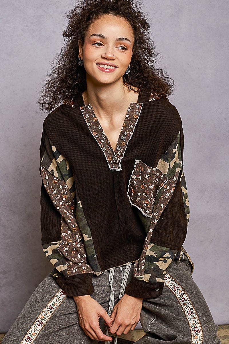Pol Clothing - Long sleeve printed contrast thermal hooded knit top