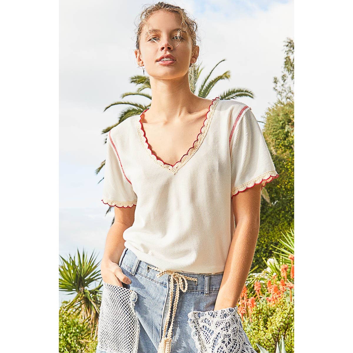 Pol Clothing - Colored trim v-neck short sleeve solid basic knit top