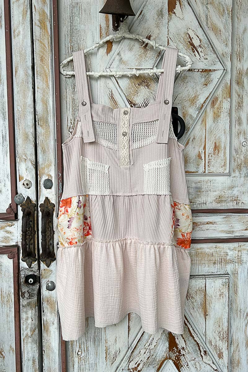 Pol Clothing - Solid pattern raw edge rib knit overall dress