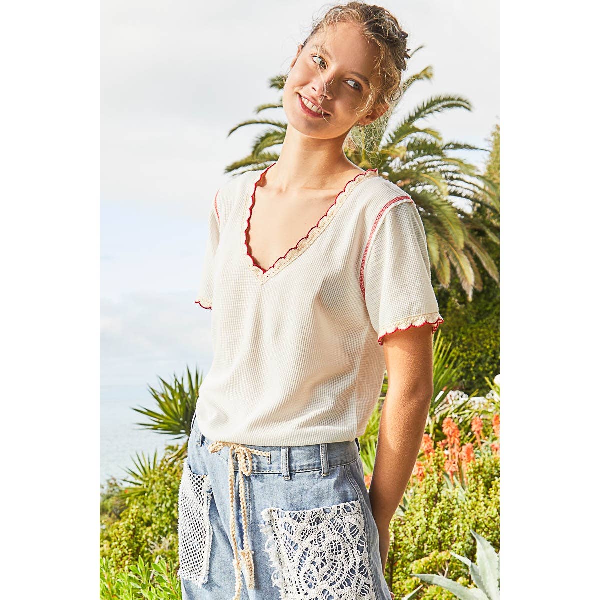 Pol Clothing - Colored trim v-neck short sleeve solid basic knit top