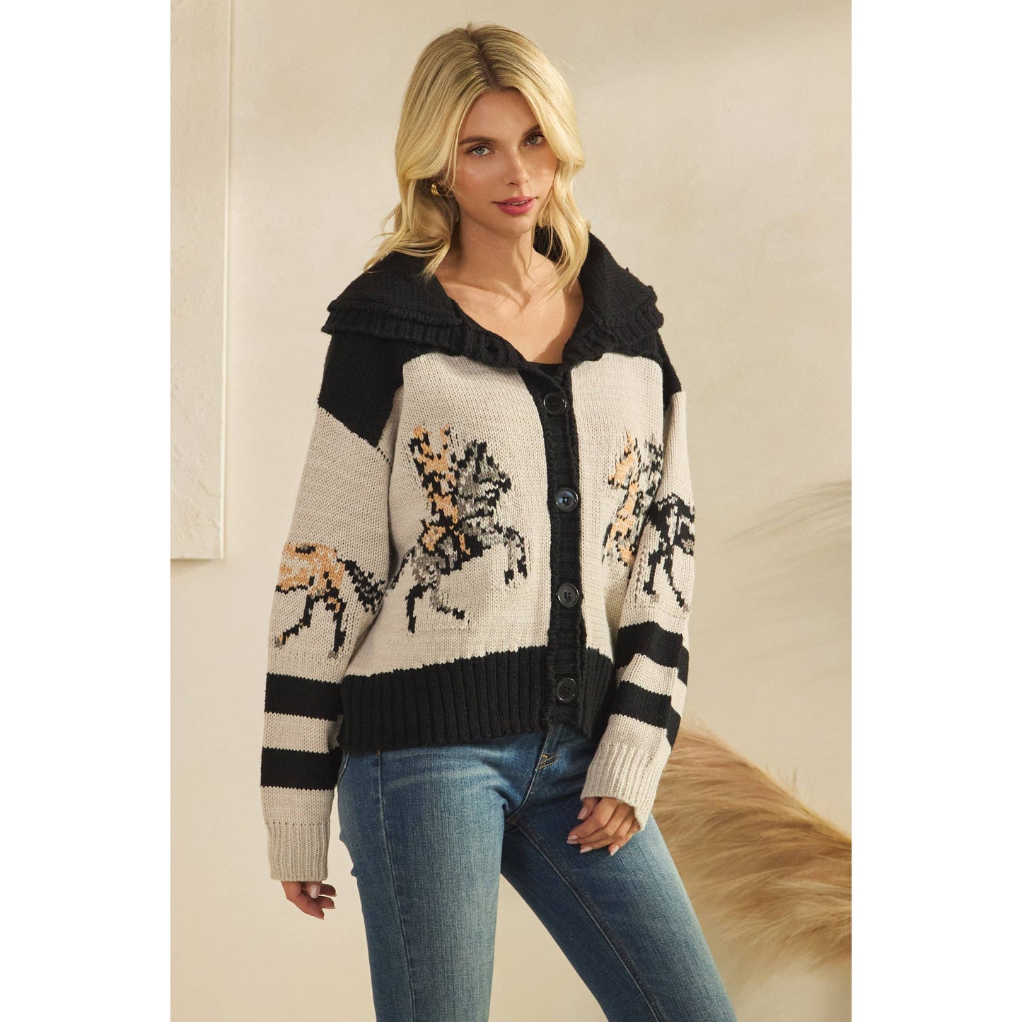 Veveret - Sweater with Horse Print