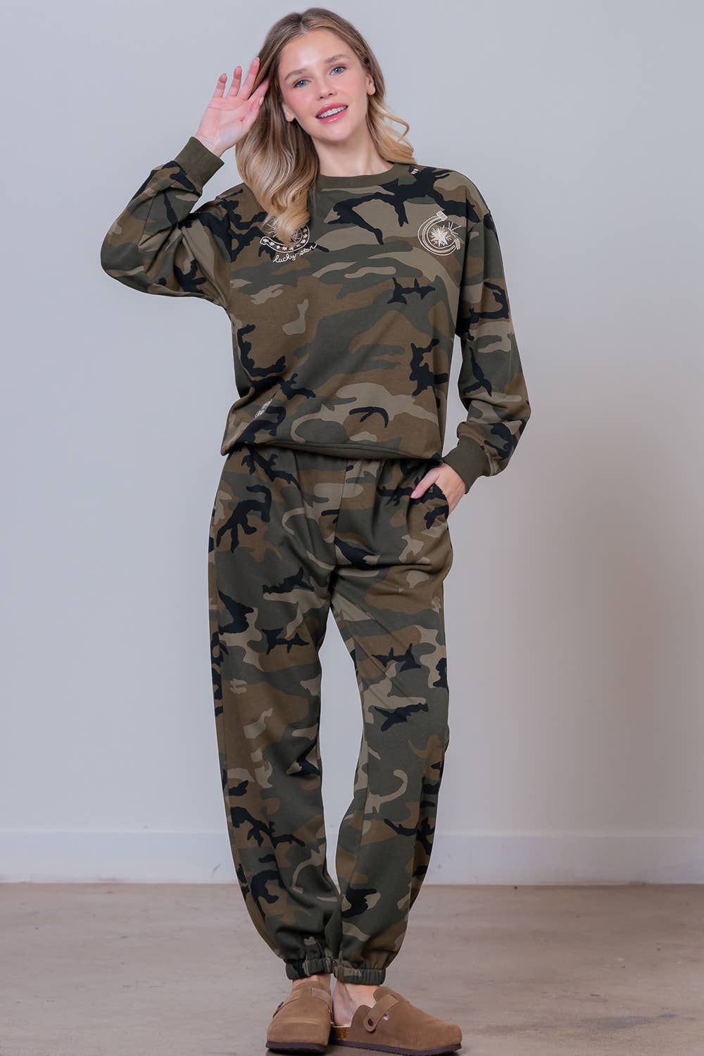 CAMO PRINTED SWEATSHIRT WITH EMBROIDELY
