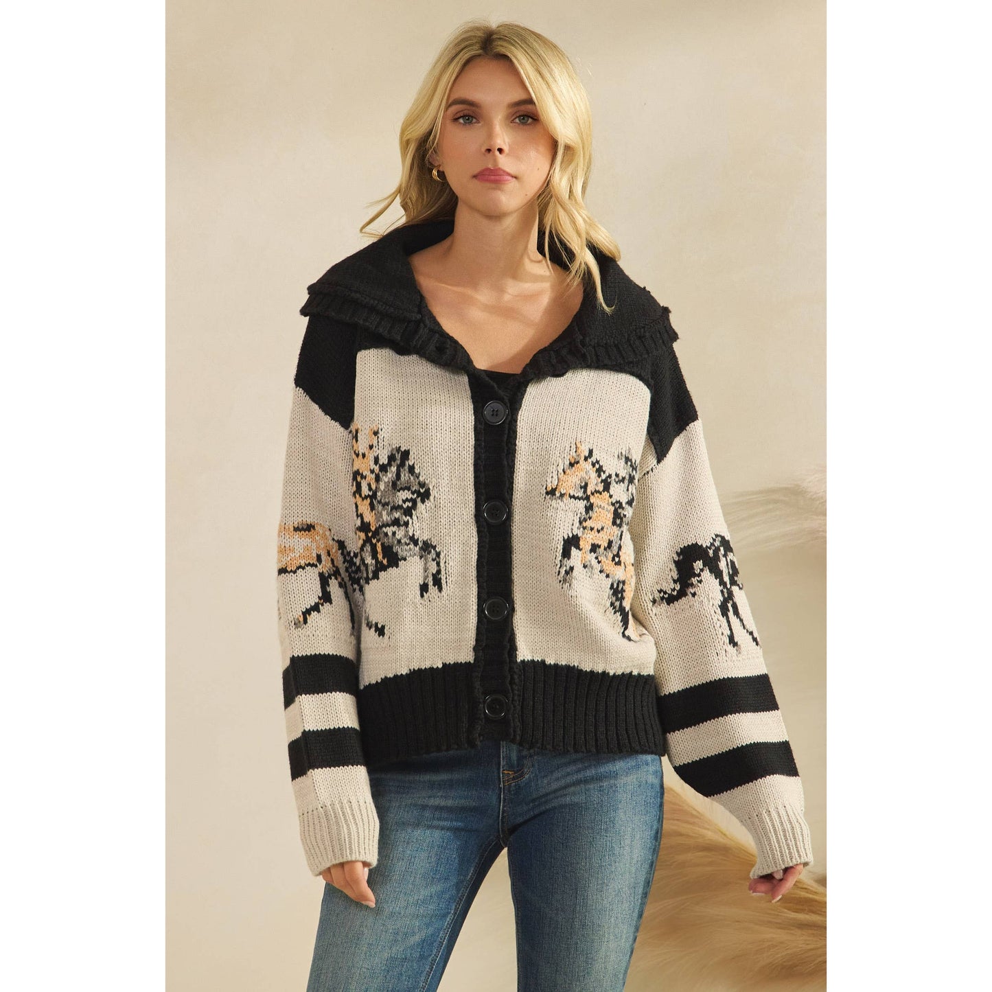 Veveret - Sweater with Horse Print