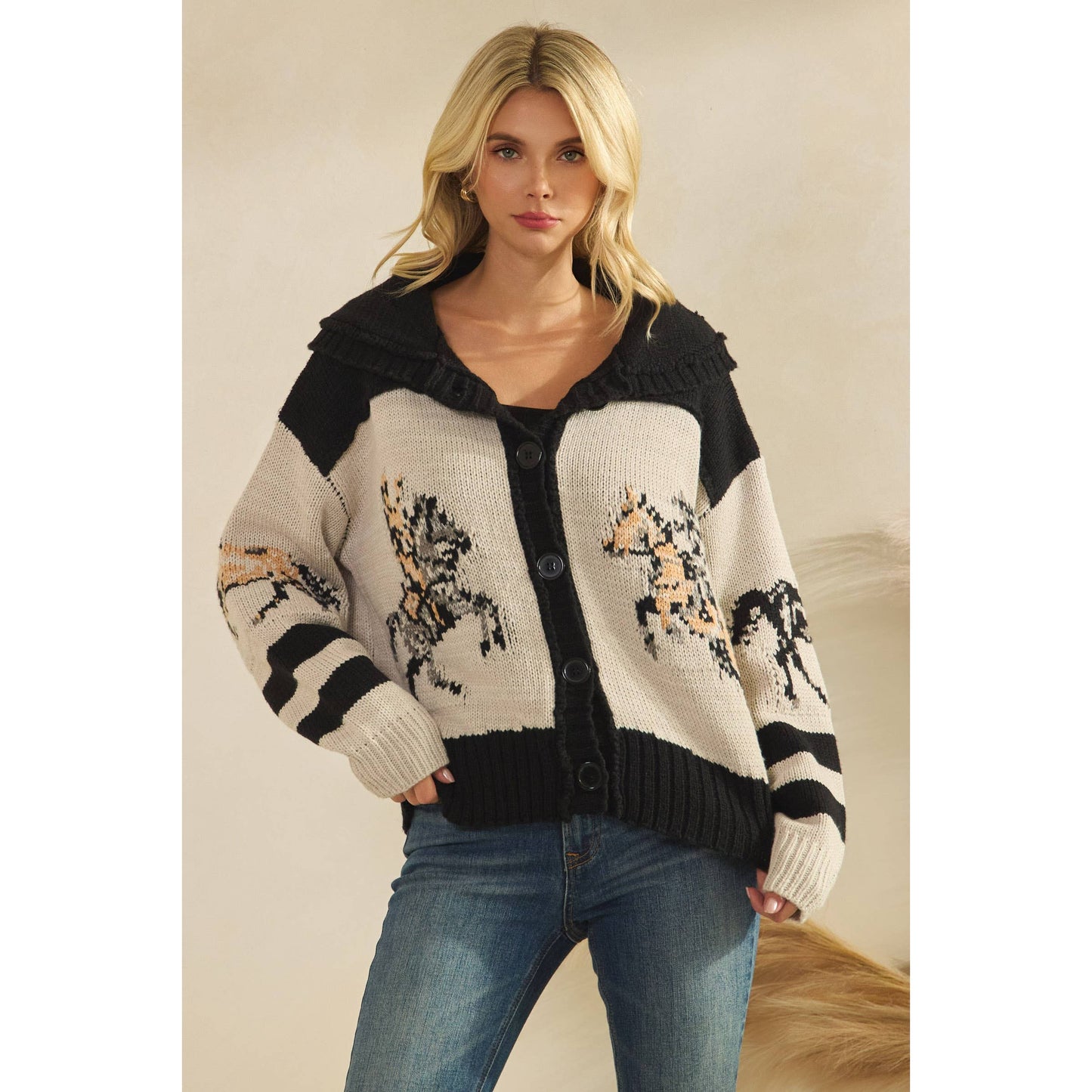 Veveret - Sweater with Horse Print