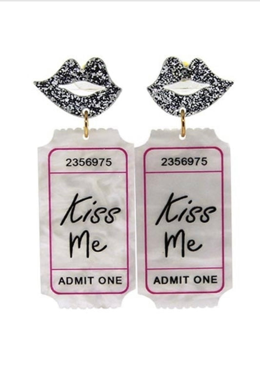 Kissing Booth - Kiss Me Earrings